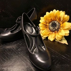 Kelly & Katie Brenda style heel.